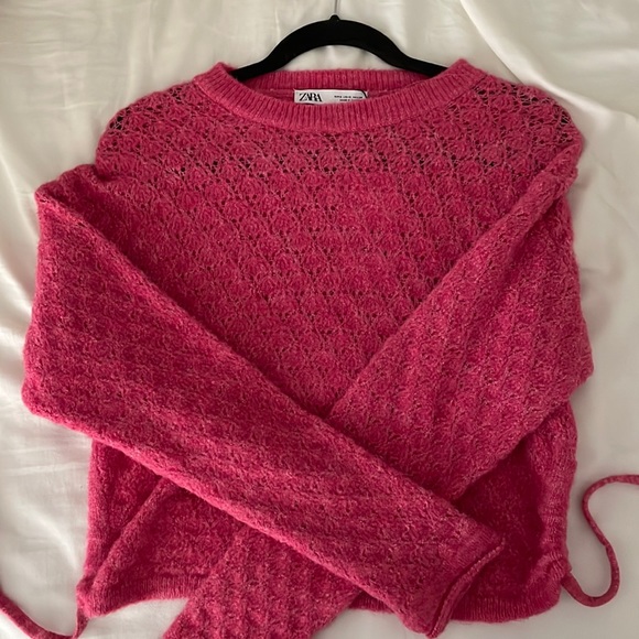 Zara pink sweater with open tie back. - Picture 1 of 3